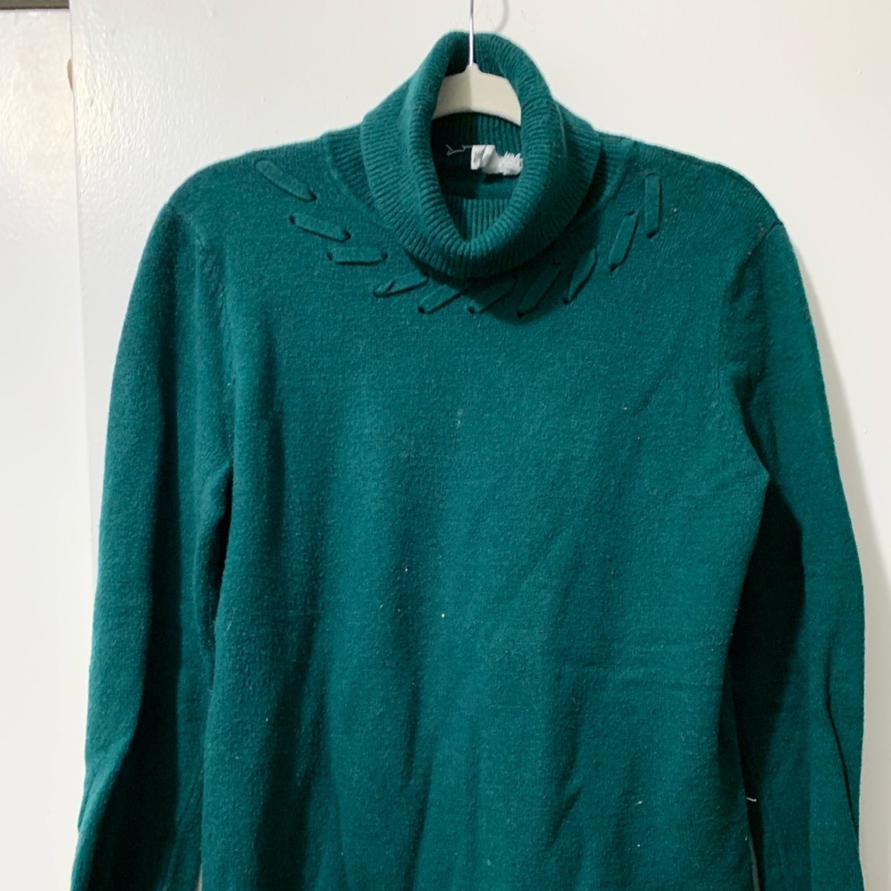 Cable & gauge green sweater